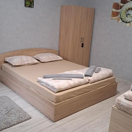 къща под наем-нощувки Appartamento Tărgovište